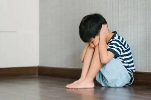Mengenal Penyebab dan Gejala Trauma PTSD pada Anak